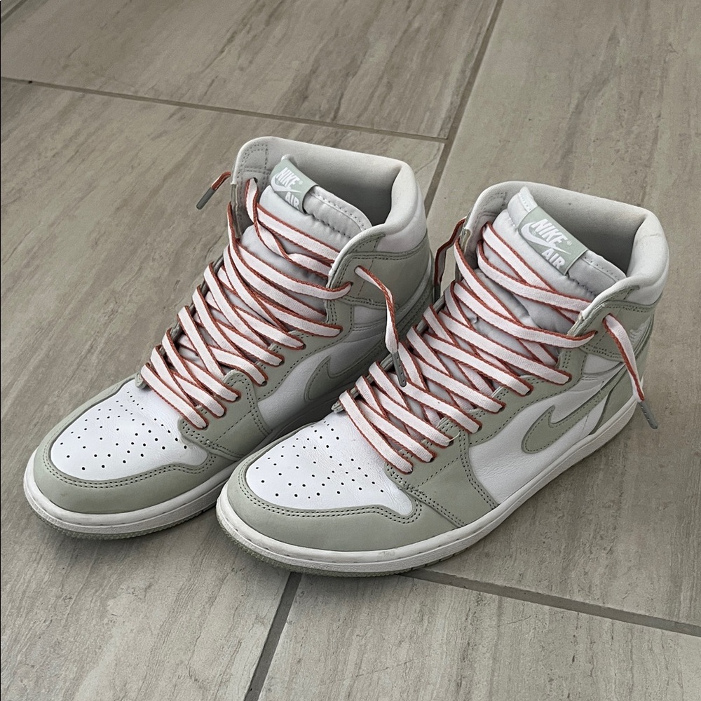 Jordan 1 Retro High in Seafoam